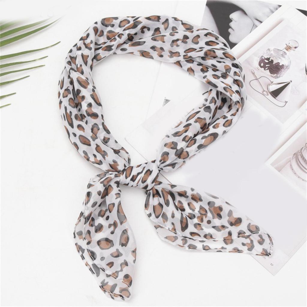 Leopard Print Scarf for Women Fashionable Soft Comfortable Fabric Neck Wrap Kerchief for Daily Commute or Daily Wear
