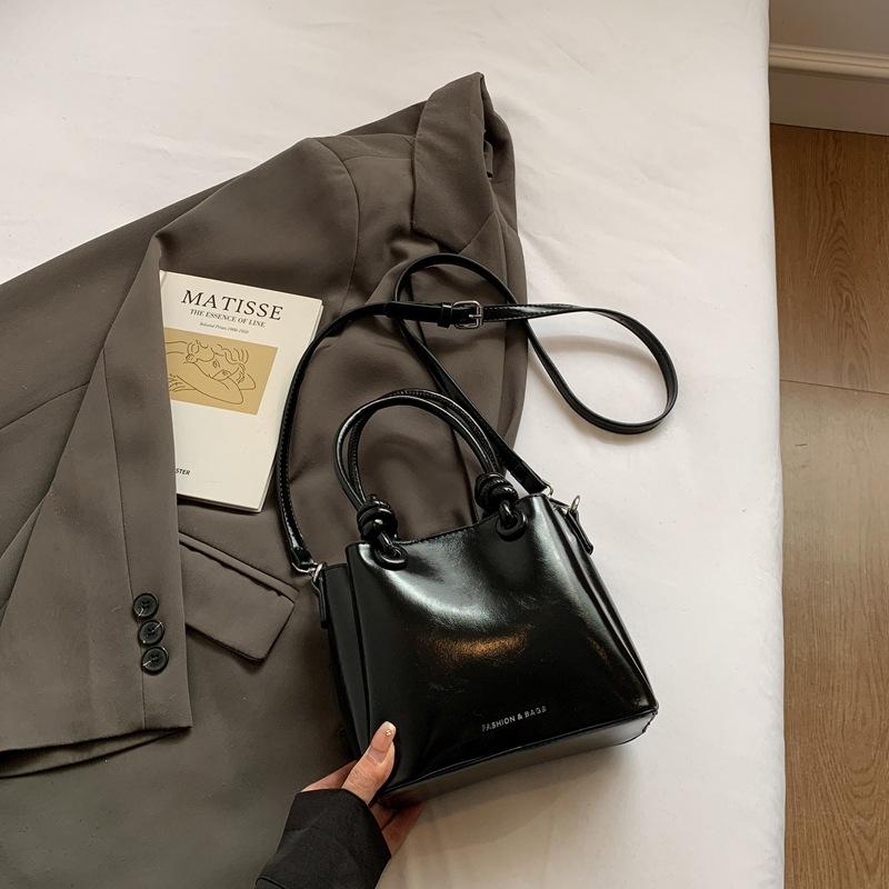 Summer small bag women's new versatile shoulder messenger bag popular portable bucket bag