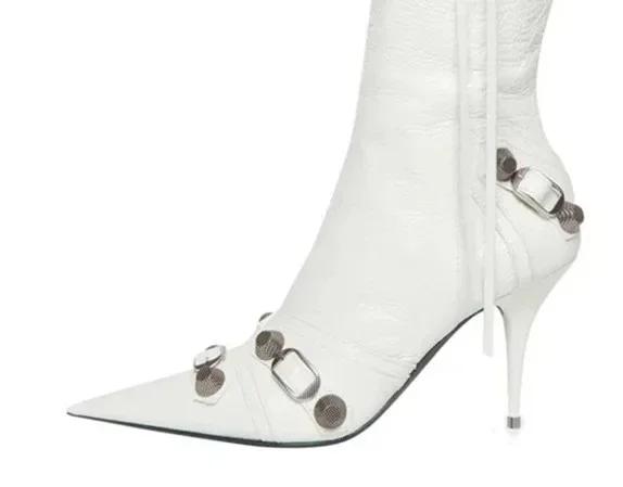 

Горячие продажи высокие тонкие каблуки ботильоны для женщин металлический декор заклепки бахрома молния с булавками носок мотоциклетные женские ботинки женская обувь 35 белый