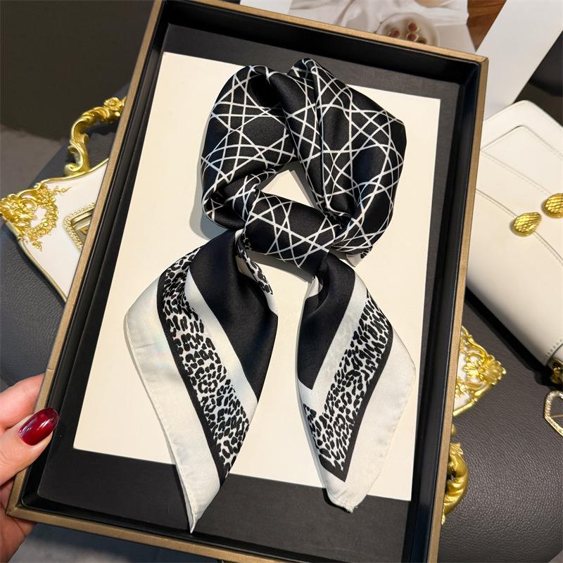 Luxury Chain Print Small Square Scarf Simulated Silk Thin Neck Scarf Fashion Sunscreen Headscarf For Women 70x70cm