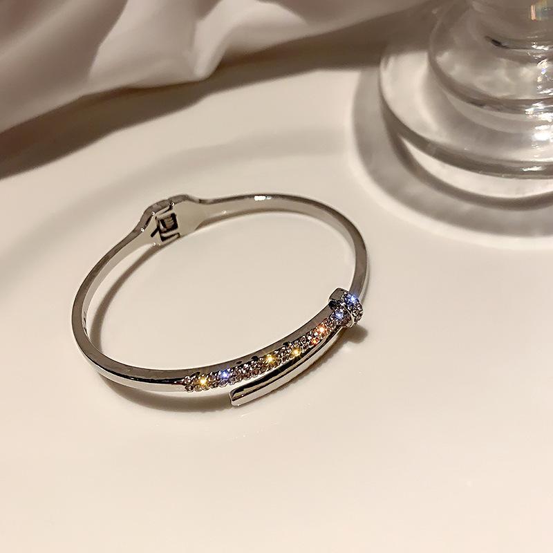 

Легкий роскошный и высококачественный браслет из микро-инкрустированного циркония с модным темпераментом, нишевый и универсальный браслет, аксессуар ручной работы