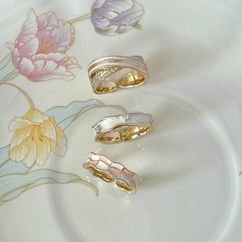 Retro Rose Shell Pearl Ring Female Colorful Sugar Cube Ring  Personality Adjustable Wave Pattern Ring Jewelry Gift