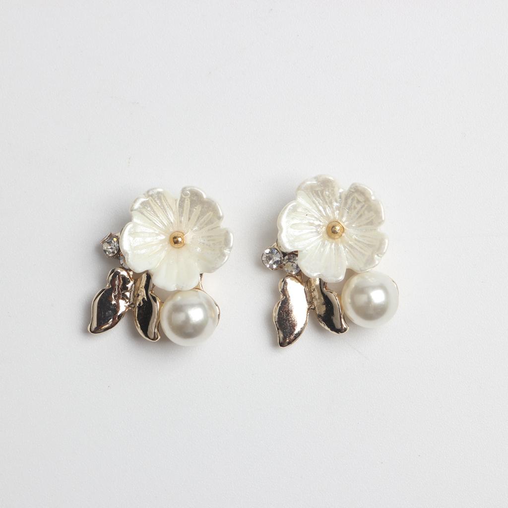 10 Pieces Flatback Pearl Embellishments Flower Shapes Wedding Embellishment for Scrapbooking Craft Cardmaking Bouquet Handcraft