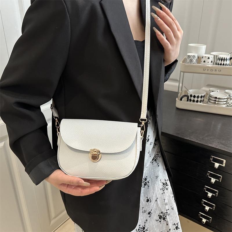 New casual versatile simple solid color temperament advanced texture simple retro shoulder messenger bag saddle bag
