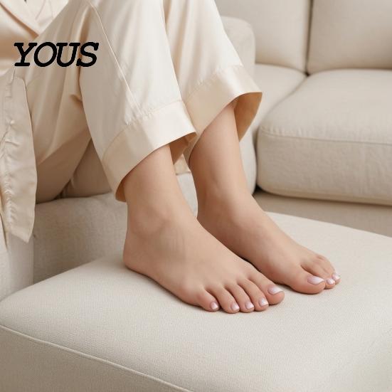 Stick-on Fake Toenails 120Pcs French Tip Press On for Women, Short Square Set Gel Nails, Reusable Removable Glue False Toe Nails DIY Pedicure
