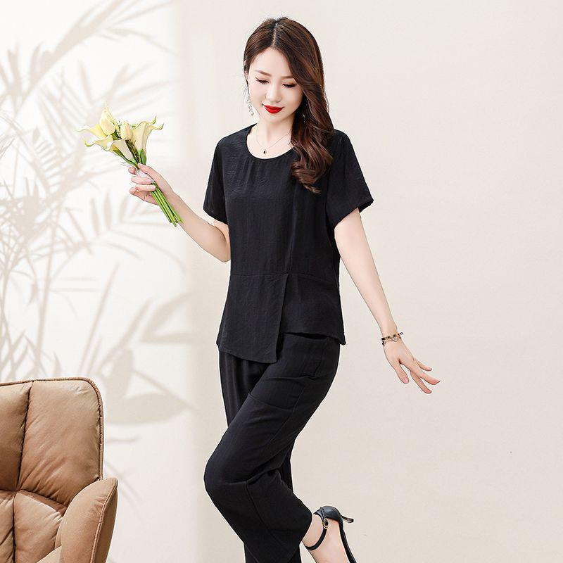 Plus Size Cotton Silk Two-Piece Set: Stylish Casual Short Sleeve Top & Wide-Leg Pants for Moms - Summer Elegance