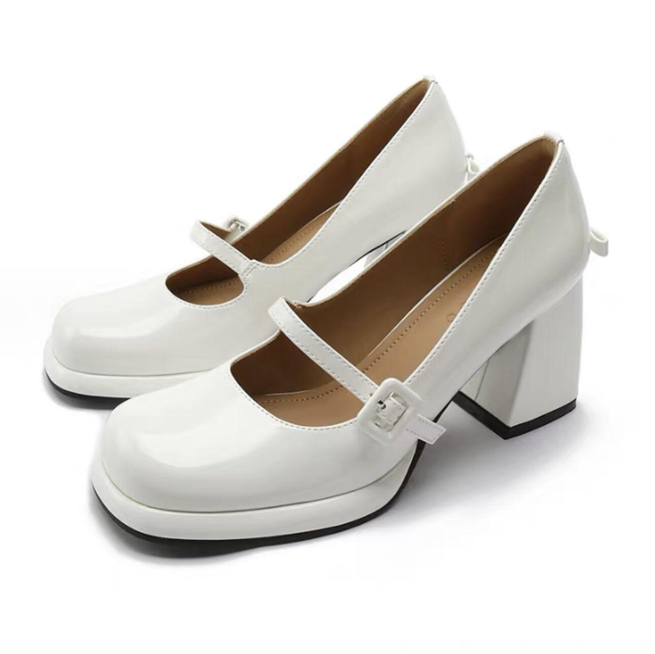 

Show long legs! Mary Jane shoes soft leather year square head one-word buckle patent leather thick heel high heels 39 білий