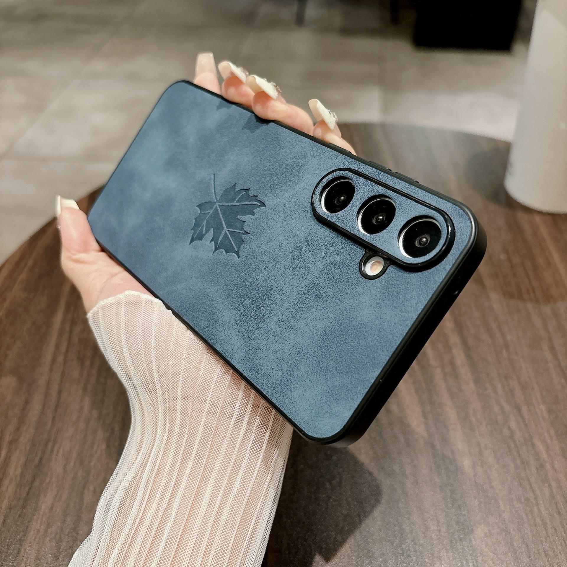 

Ультратонкий защитный чехол из овчины с принтом кленового листа для Samsung A55 A15/A34/A52/A13/M12 - все включено. Samsung A55 5G