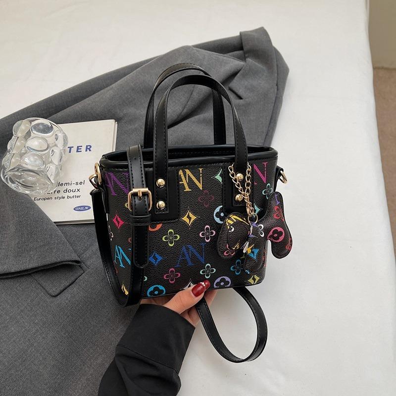 Popular Small Bags Women's Autumn and Winter Versatile New Fashion Shoulder Messenger Bag Bucket Bag