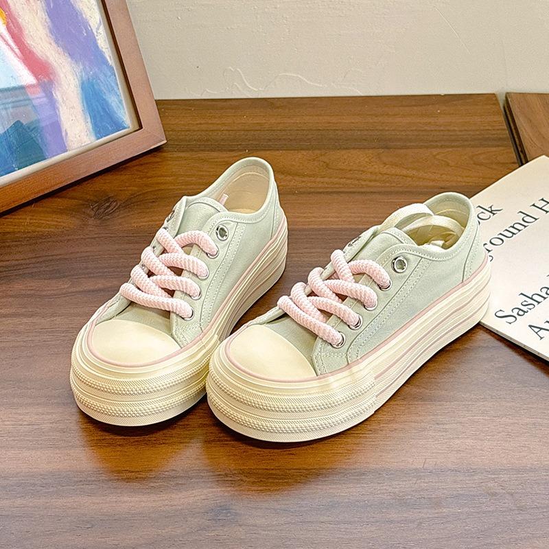 - Canvas shoes women's new spring thick-soled design step on the feet, white shoes are easy for women to wear