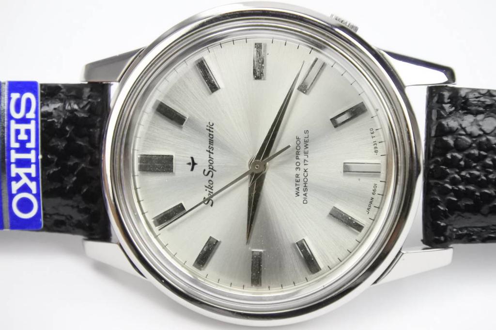 1960s Japanese Masterpiece SEIKO SPOTSMATIC 17 Jewels Automatic Watch with Strap Extremely and in Excellent Condition Antique