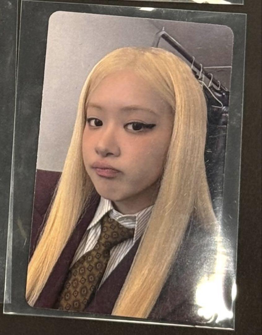 

[USED] BLACKPINK Rosé Rosie Beijing Pop-Up Exclusive Trading Card A
