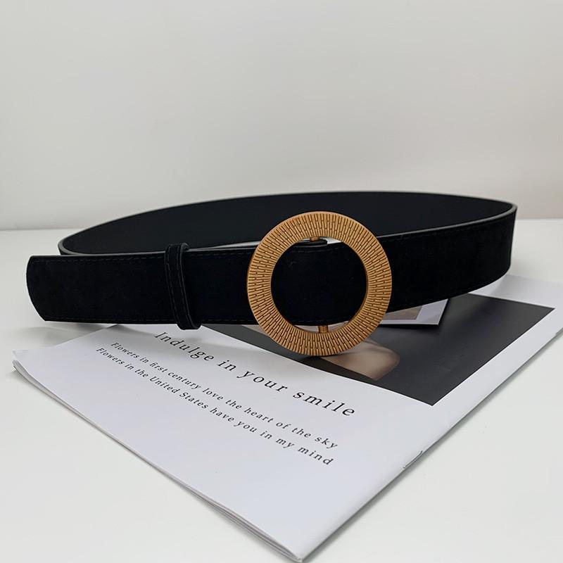 Fashionable Women's Wide Faux Leather Belt In Black With Smooth Round Closure