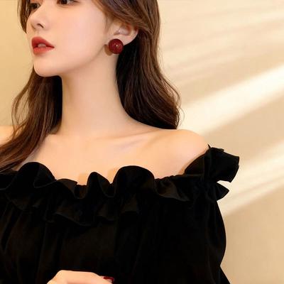 Vintage Hong Kong Style Ankara Red Bean Bean Pearl Stud Earrings Femininity High-End Earrings Light Luxury Ear Hole Tremella Decoration