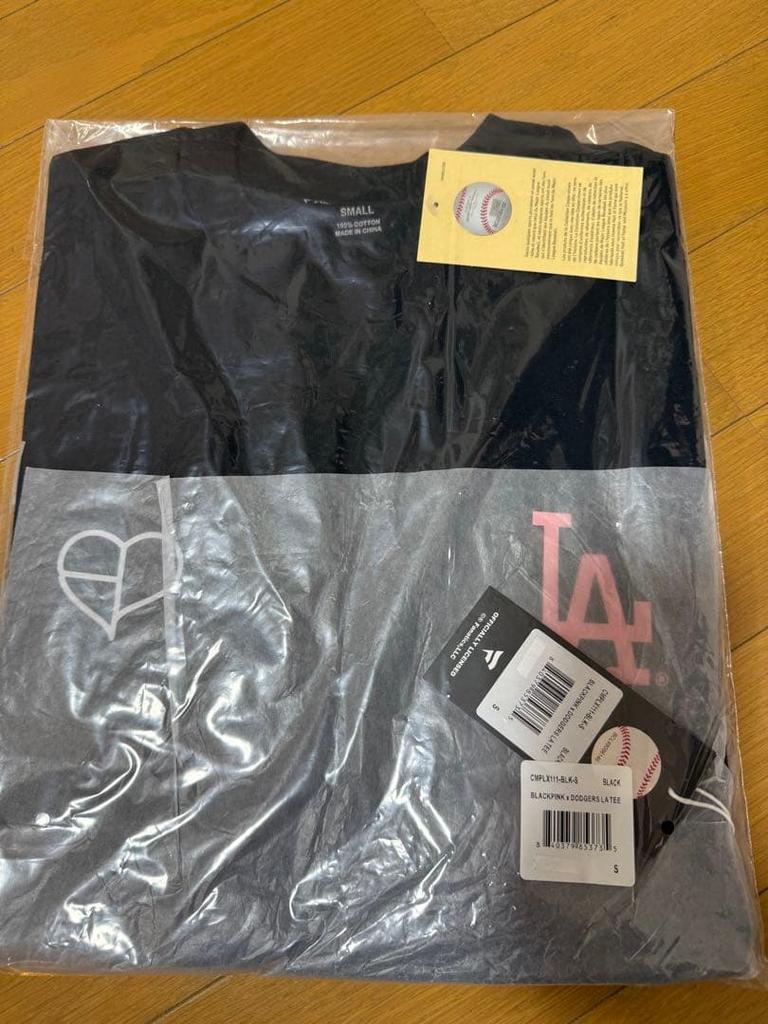 [USED] BLACKPINK MLB Dodgers T-shirt