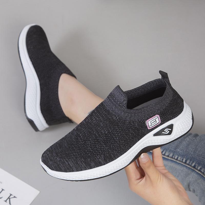 

Женская удобная дышащая летняя спортивная повседневная обувь на мягкой подошве с сеткой 40 чёрный