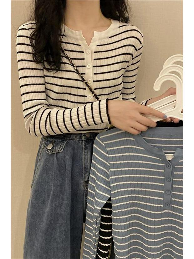 2025 Women's Striped Knitwear Slim Long Sleeve Base Layer Top for Spring and Autumn