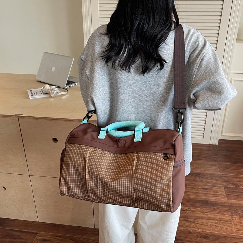 High-Capacity Commute & Travel Tote: Stylish Sports Fitness and Business Trip Bag for Men & Women