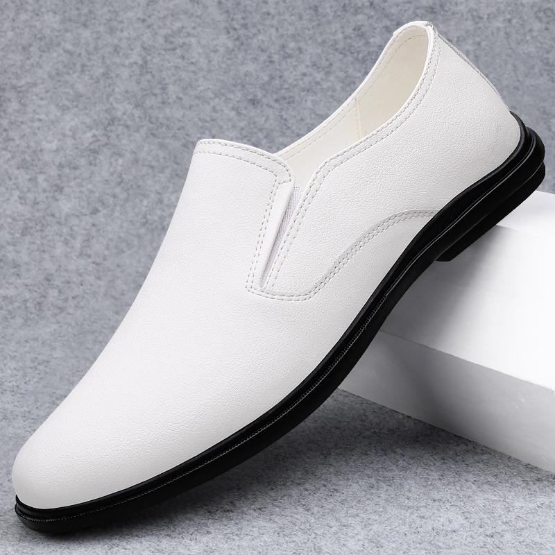 Fashion New flat bottomed men's leather shoes Comfortable and casual style Daily outdoor Adult office Black and white shoes Slip on