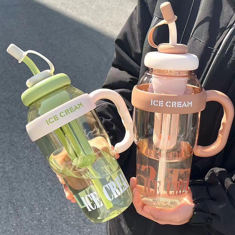 Portable Cute Water Bottle With Handle and Straw Plastic Water Bottle Leak-Proof Cup Large Capacity Sport Water Bottle