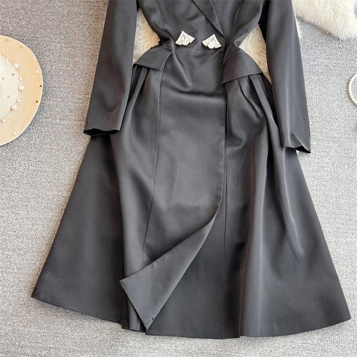 Осенне-зимнее платье-блейзер во французском стиле Хепберн — фото 21