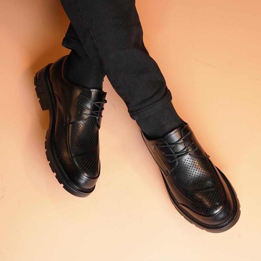 

Advanced thick sole heightening casual hollow leather shoes spring and summer new big head retro breathable leather hole men s shoes 38 чорний