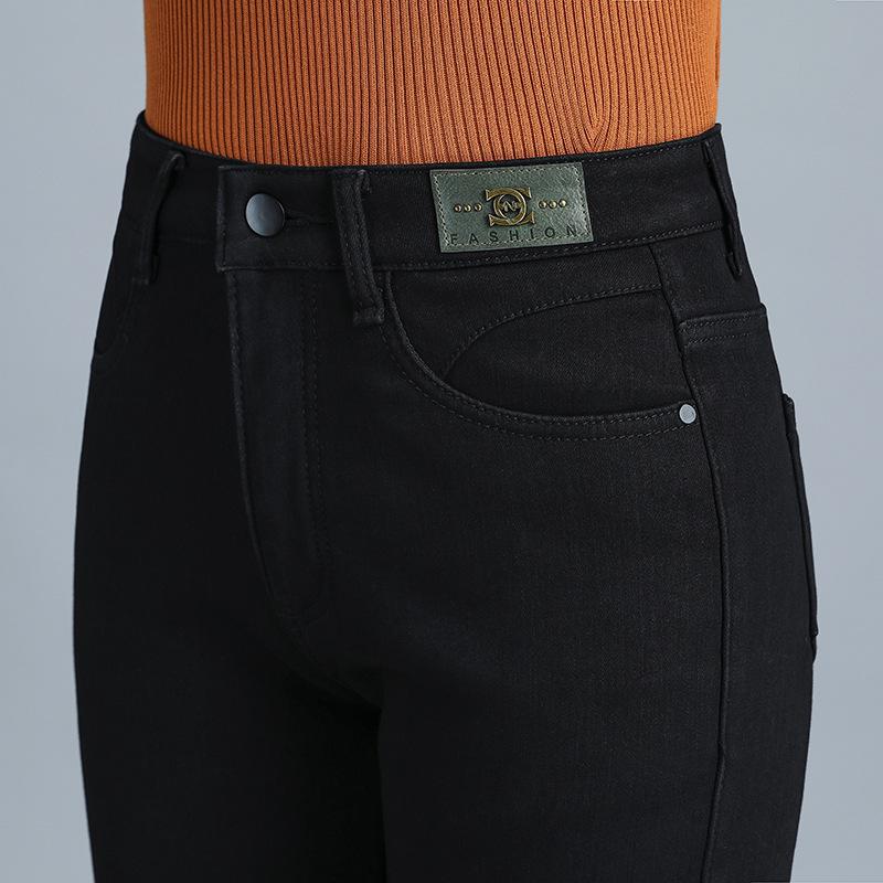 

Plus Size Black Fleece-Lined Straight Leg Jeans - Thick, Stretchy, Slimming Winter Pants for Middle-Aged Women and Moms (2025). 28 (100-110 lbs)