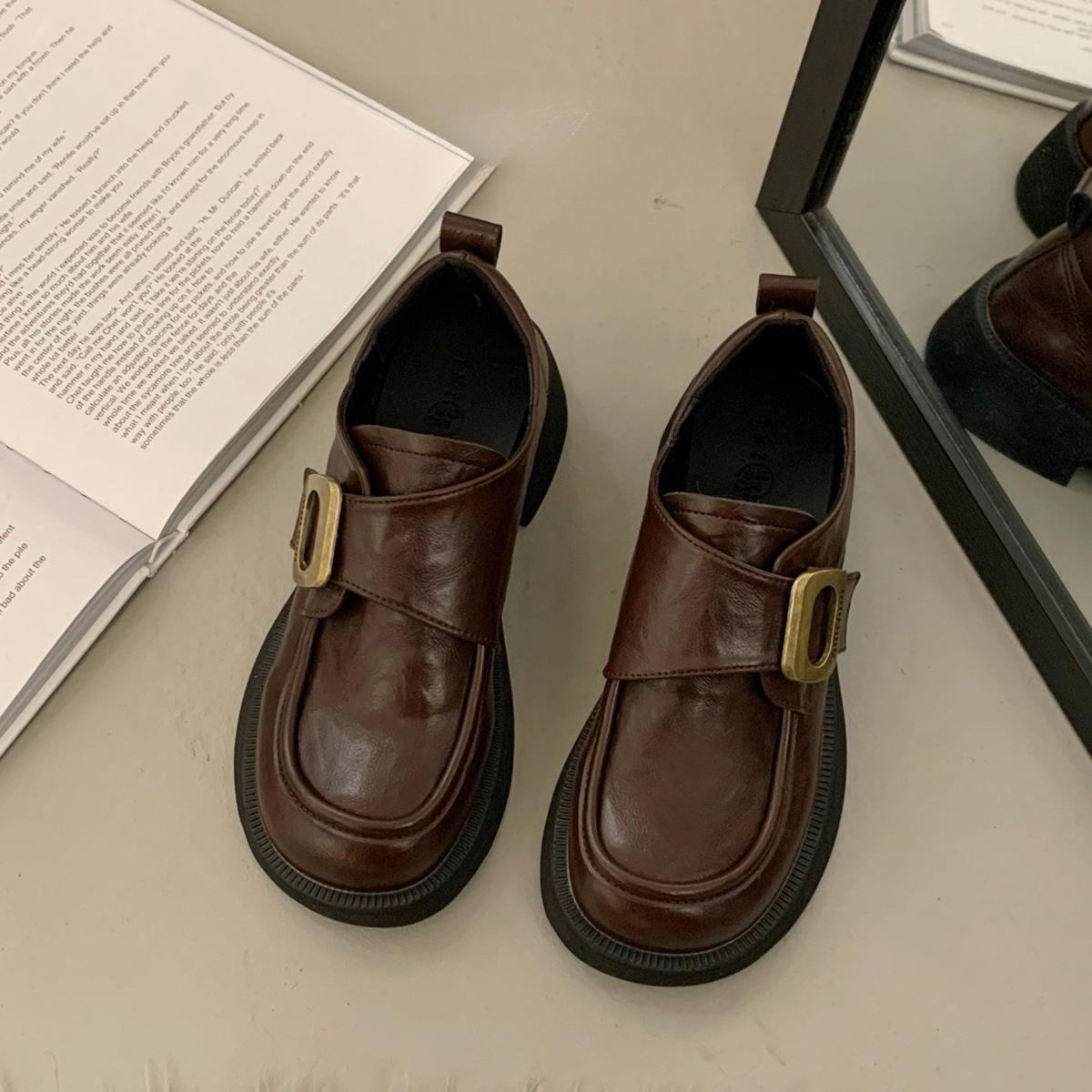 

Маленькие кожаные туфли женские 2025 новая осень и зима ретро британский стиль черные jk одинарные туфли универсальные для работы мягкая подошва лоферы 40 бордовый