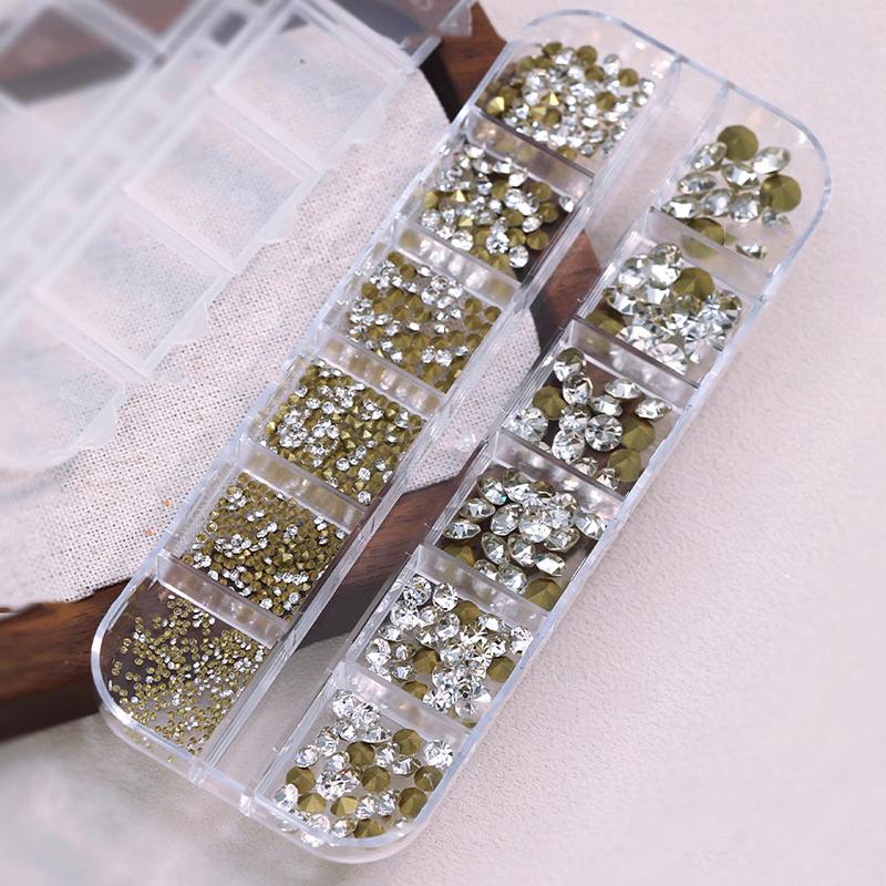 12 přihrádek Smíšené Mini Nehty Ostré Dno Super Třpytky Nail Art Dekorace Drahokamy Manikúra Tip 3D