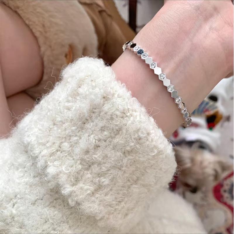 Luxury Geometric Zirconia Honeycomb Bracelet with Clasp In Three Colors