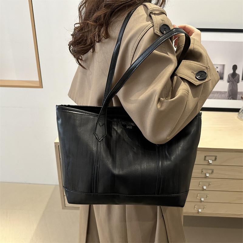 Chic Urban Minimalist Pu Tote Bag For Women With Spacious Design And Multiple Color Options For Everyday Use