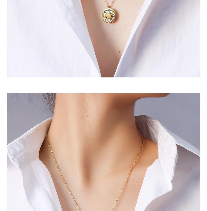 European & American Style Winter Christmas Sweater with White Seashell & Daisy Pendant Necklace for Women - Titanium Steel P802