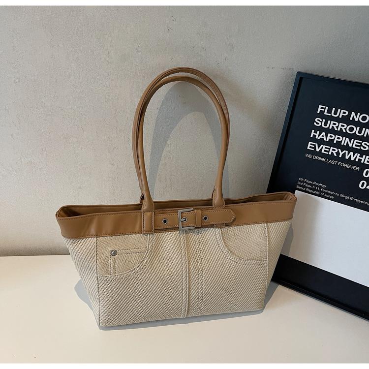 

Женская сумка через плечо большой вместимости 2025 новая модная ретро повседневная портативная сумка-тоут простая сумка-подмышка для поездок на работу