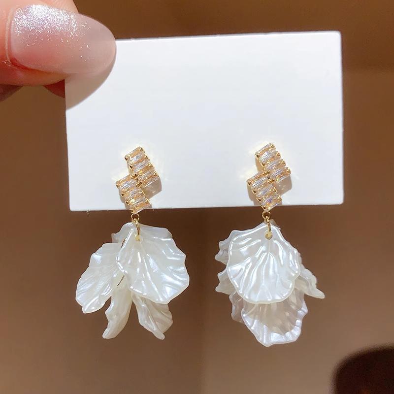 

Модные белые серьги-подвески в виде цветка для женщин и девушек, корейские сладкие серьги-подвески в виде цветка, ювелирные изделия в подарок золотой