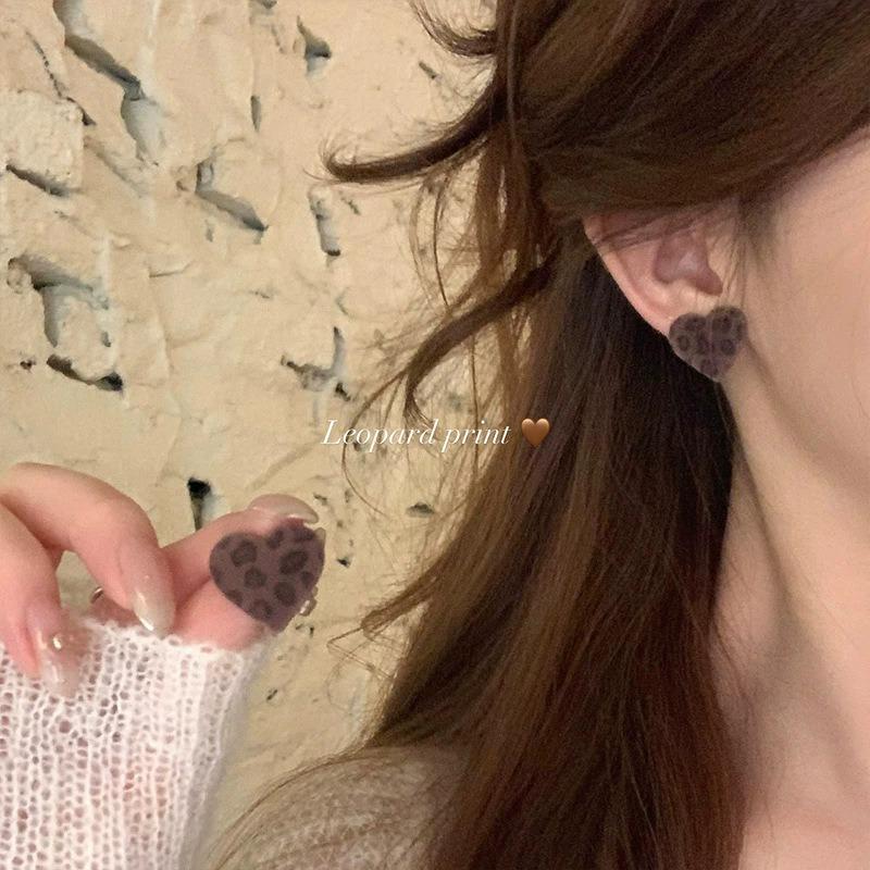 Winter und Herbst Retro Bestickte Leopardendruck Ohrringe für Damen - Raffinierte High-End Ohrringe mit einem Hauch von Light Luxury
