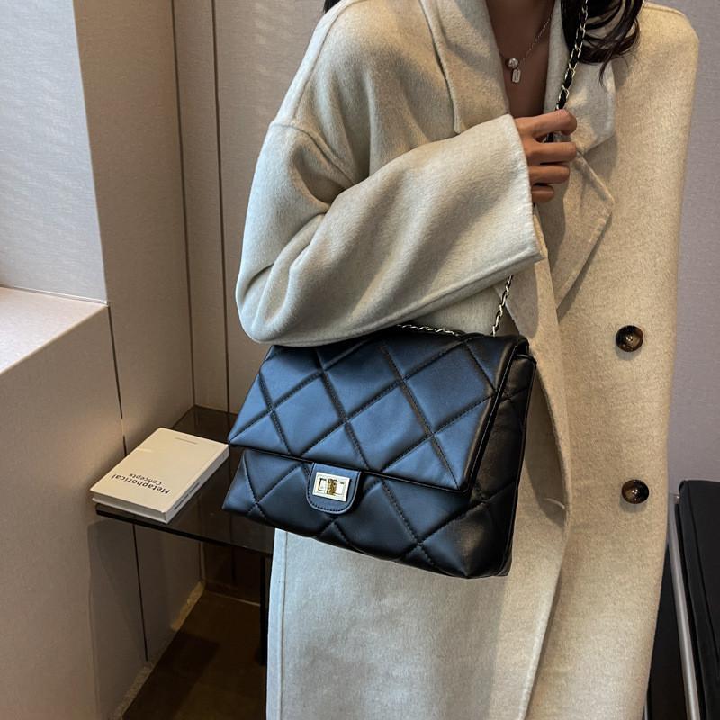 Chic Women s Shoulder Bag 2024 Latest Winter Fashion Crossbody Bag Chain Grid Trendy чёрный