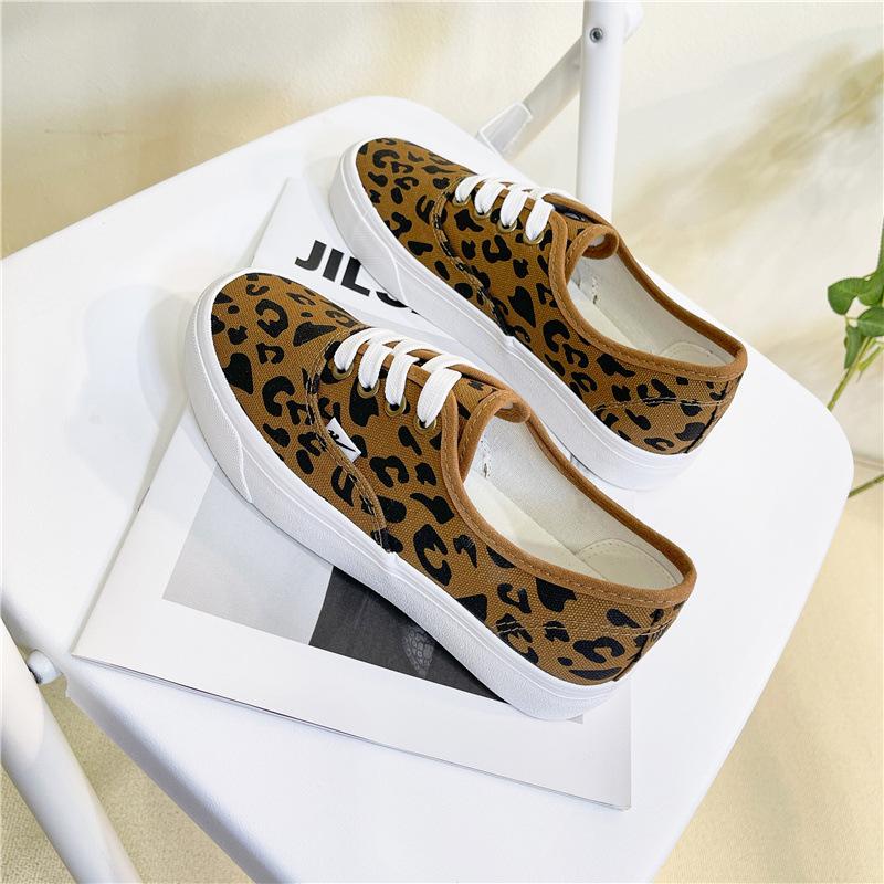Spring new low-top espadrilles female students in flat-bottomed versatile low-top trendy casual skateboard shoes