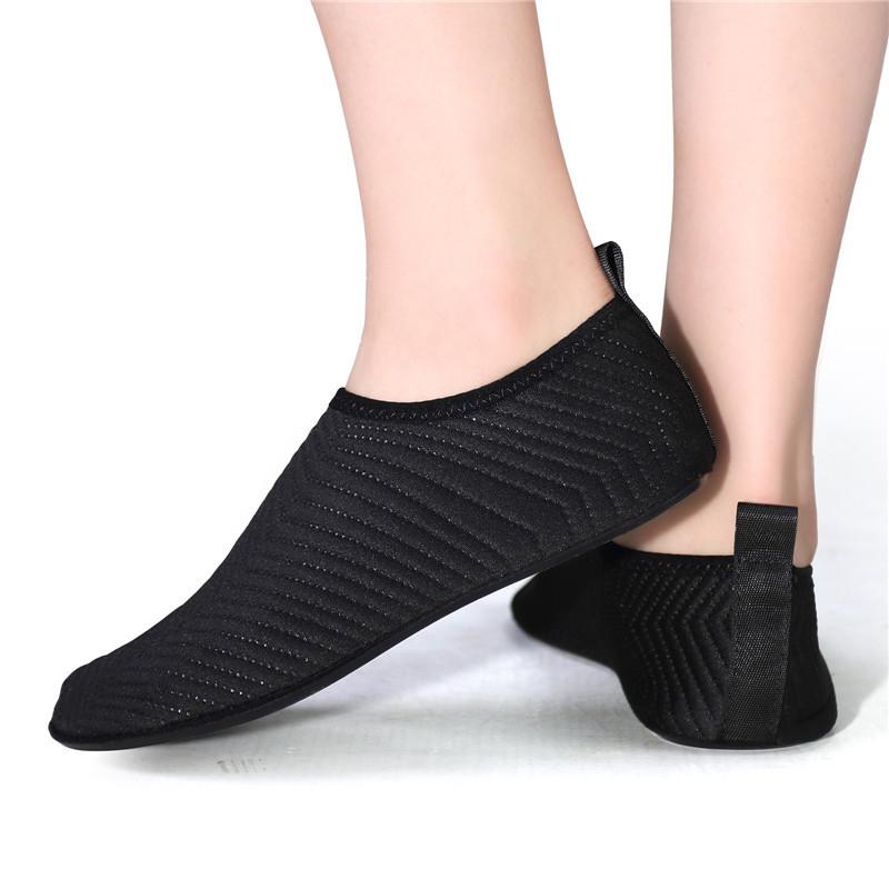 Hot sale Black Men Aqua Shoes Quick Drying Beach Barefoot Shoes Men Women Yoga Shoes Summer Swimming Shoes Unisex Diving Socks