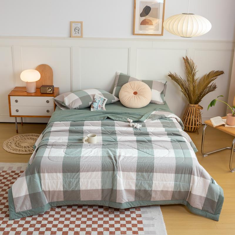 Light Luxury Simple Plaid Quilt Summer Lightweight Comforter Machine Washable Soft Comfortable Breathable Can Sleep Naked