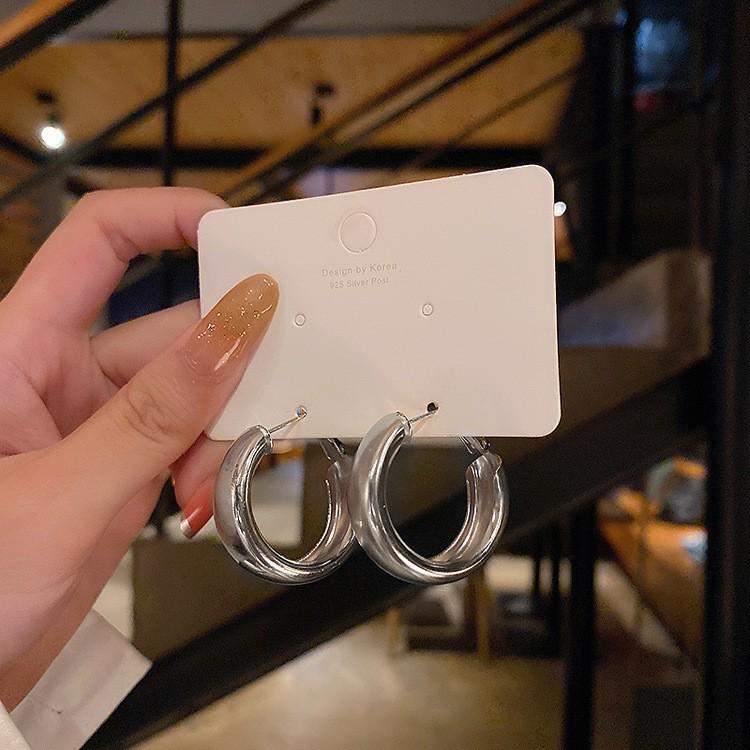 High-End European & American Metal Water Drop Ear Clips - No Piercing, Cool Autumn/Winter Style