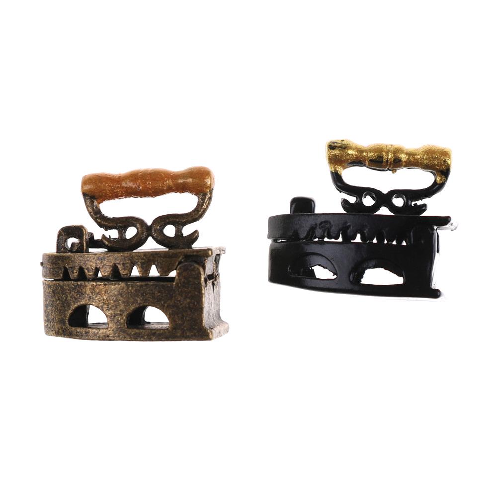 1:12 Scale Dollhouse Vintage Miniature Old Sewing Iron Clothes Model Tool Room Furniture Toys Doll House Accessories