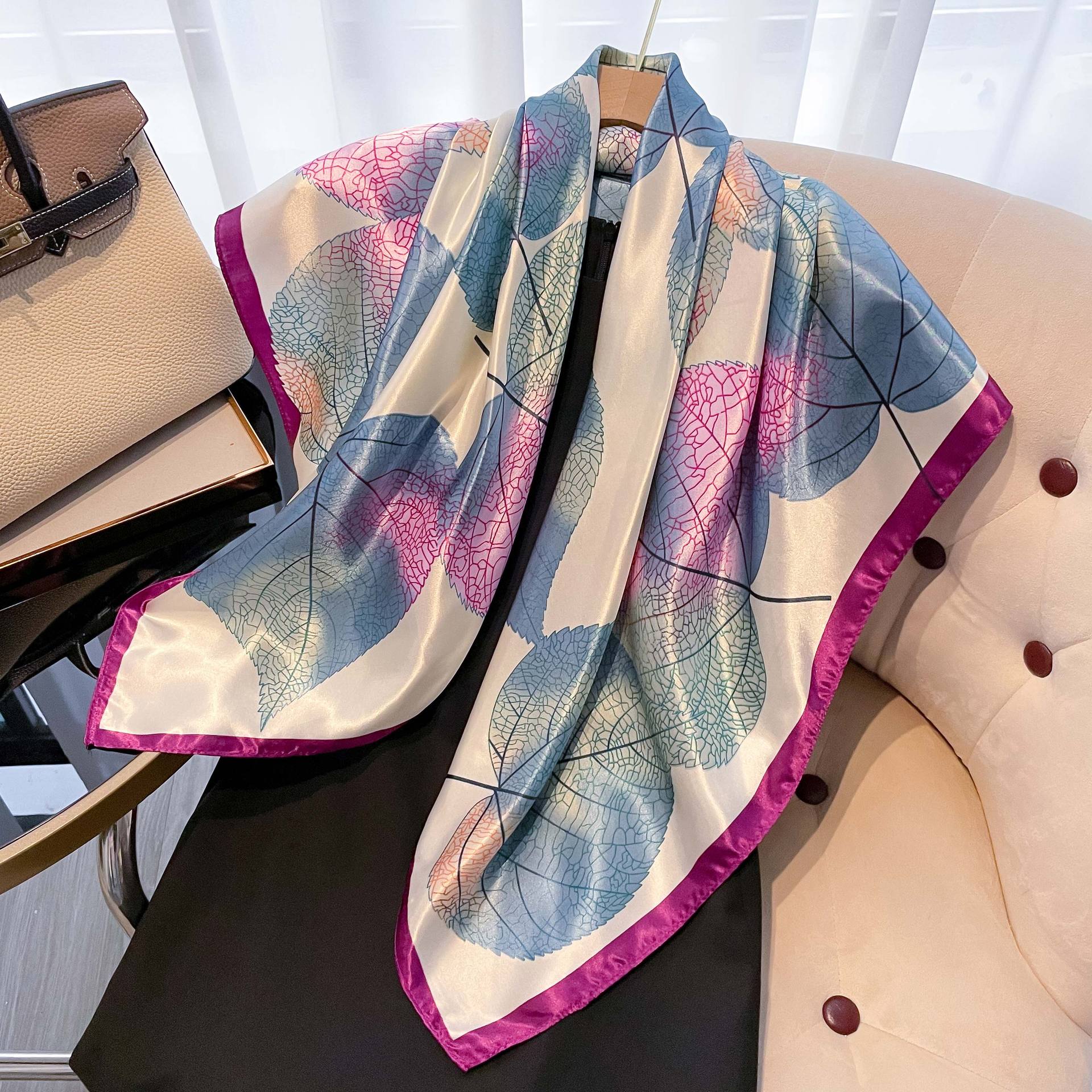 

Высококачественные роскошные шелковые шарфы, повязка на голову, шарфы, шейный шарф для женщин, шелковый шарф с цепочкой, женская декоративная шаль 90*90cm