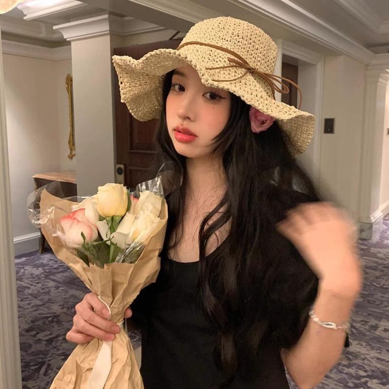 2026 Women Hats Summer Beach Seaside Vacation Style Straw Sun Protection Hat Handmade Wide Brim Woven Bucket Hats for Ladies