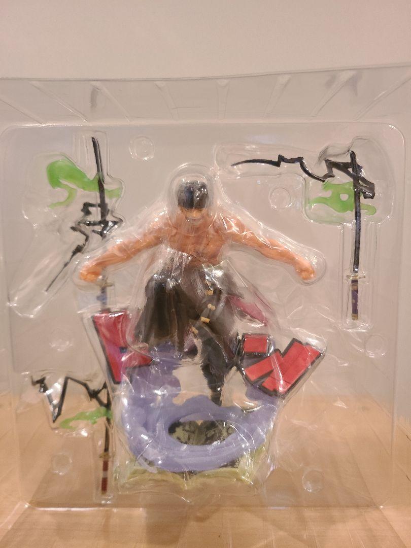

[USED] JUMP OUT HEROES Roronoa Zoro Figure