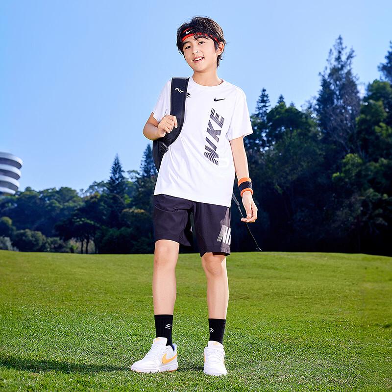 Nike Boys  Athletic T-shirt & Shorts Set XL
