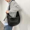 Black Bag Women's Simple and Versatile Solid Color Dumpling Bag Size Soft Leather Couple Boys Messenger Bag