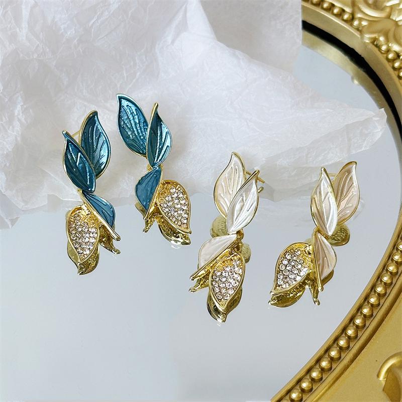 New Trend Enamel Btterfly Shape Stud Earrings Unique Design White Green Color Animal Small Earrings Women's Unsual Earrings