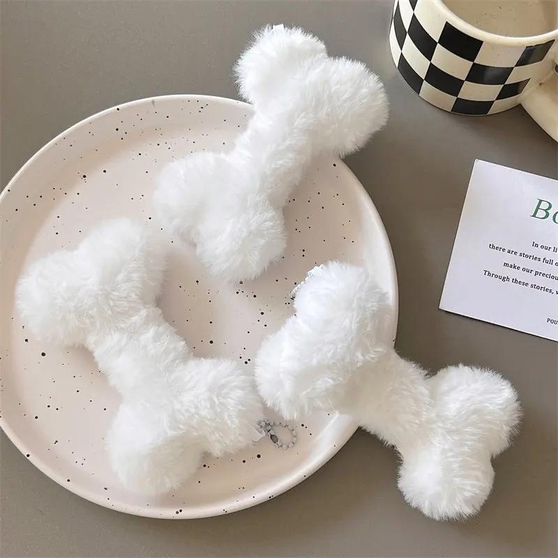 1Pcs Dog Bone Pendant Trendy Cool Cute Creative Doll Student Couple Book Bag Keychain Pendant Pendant