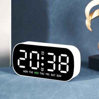 USB-betriebener digitaler Wecker Temperatur Datum Woche Dualer Alarm Nachtmodus Schlummerfunktion Uhr 5 Helligkeitsstufen 12/24H LED-Uhr