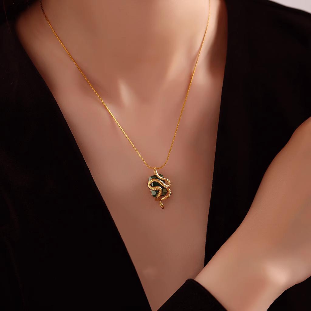 Spirit Snake Academy Pendant Necklace: Retro Magic, Unique Personality, Temperament Chain